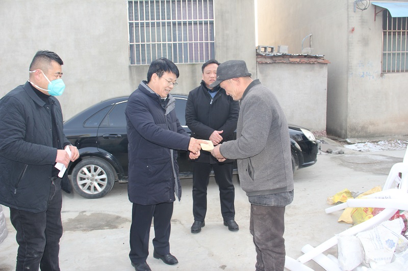 区365bet亚洲版_365bet下注_365bet足球即时比分网开展低收入群体走访慰问活动